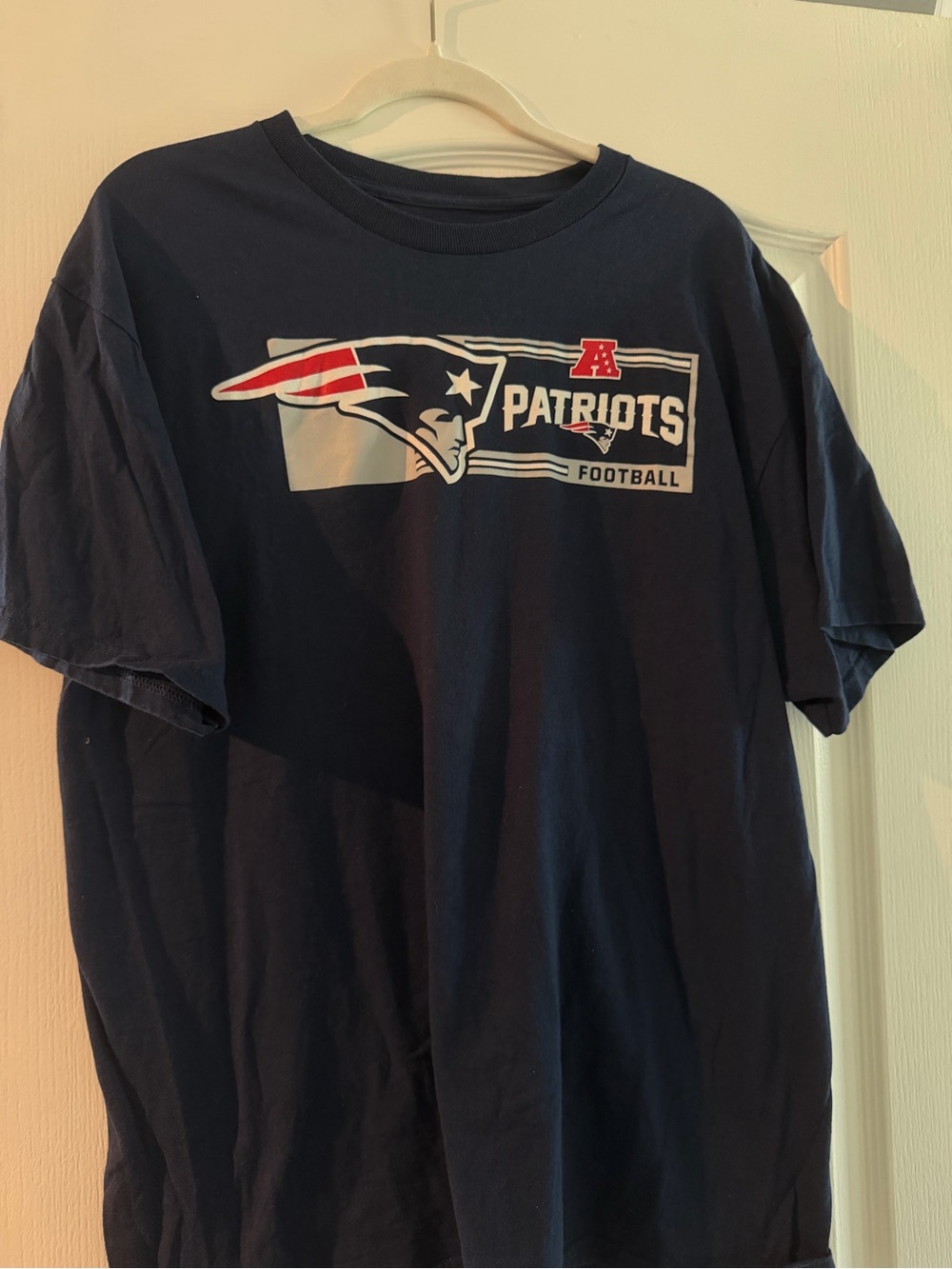 NFL men’s patriots tee